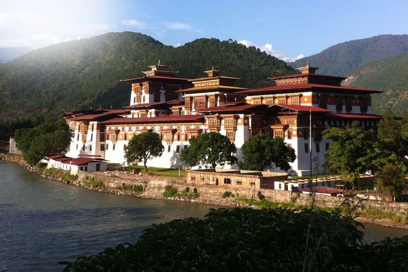 Bhutan Luxury & Deluxe Tours